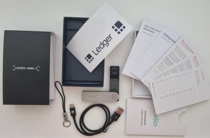Ledger Nano X (black box) – 2022 VS. LedgeR Nano X (white box): This is the  question!! : r/ledgerwallet